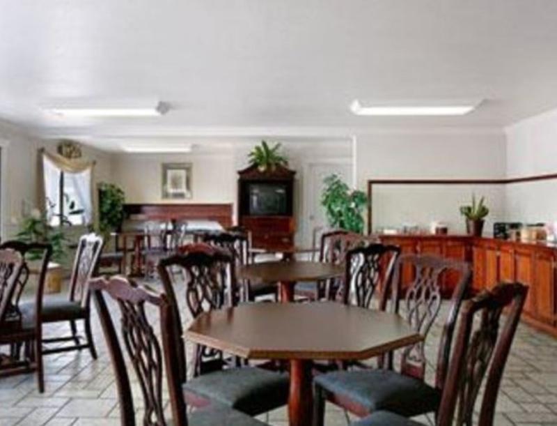 Econo Lodge Inn & Suites Central Medford Restaurant billede